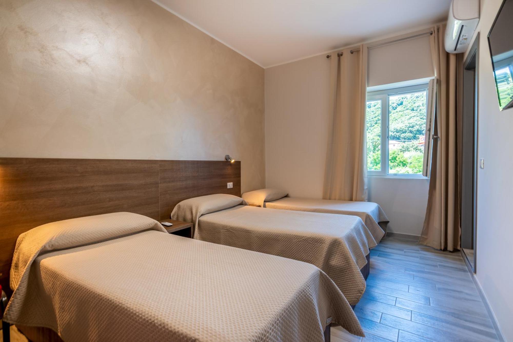 Hotel Ristorante La Mimosa Lamezia Terme Kültér fotó