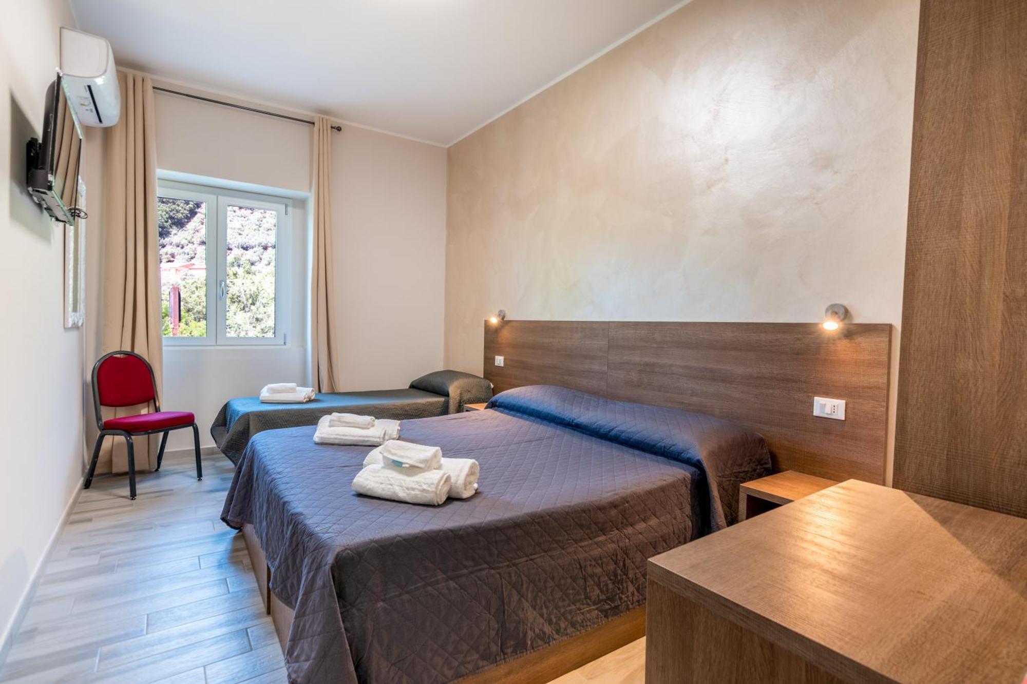 Hotel Ristorante La Mimosa Lamezia Terme Kültér fotó