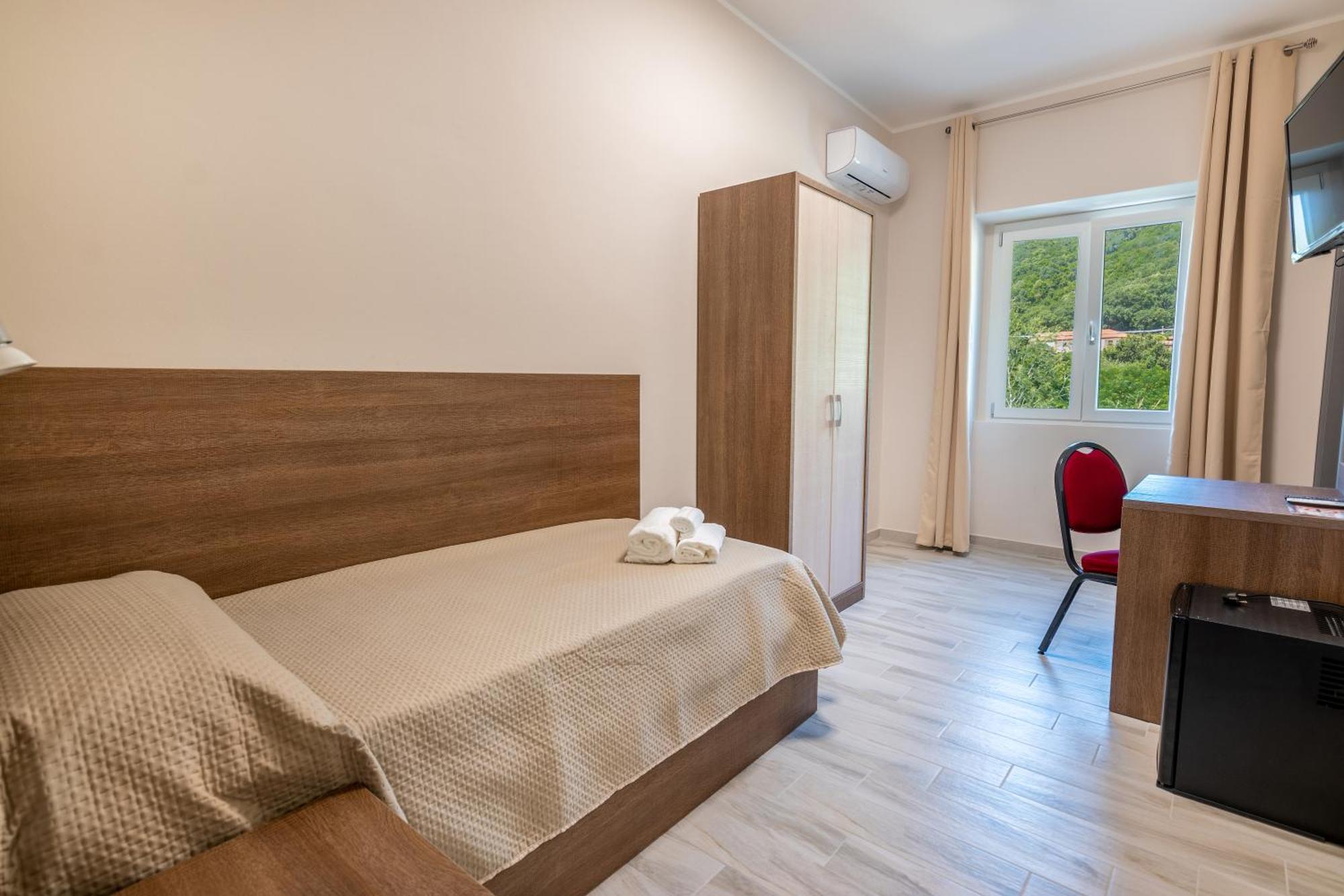 Hotel Ristorante La Mimosa Lamezia Terme Kültér fotó