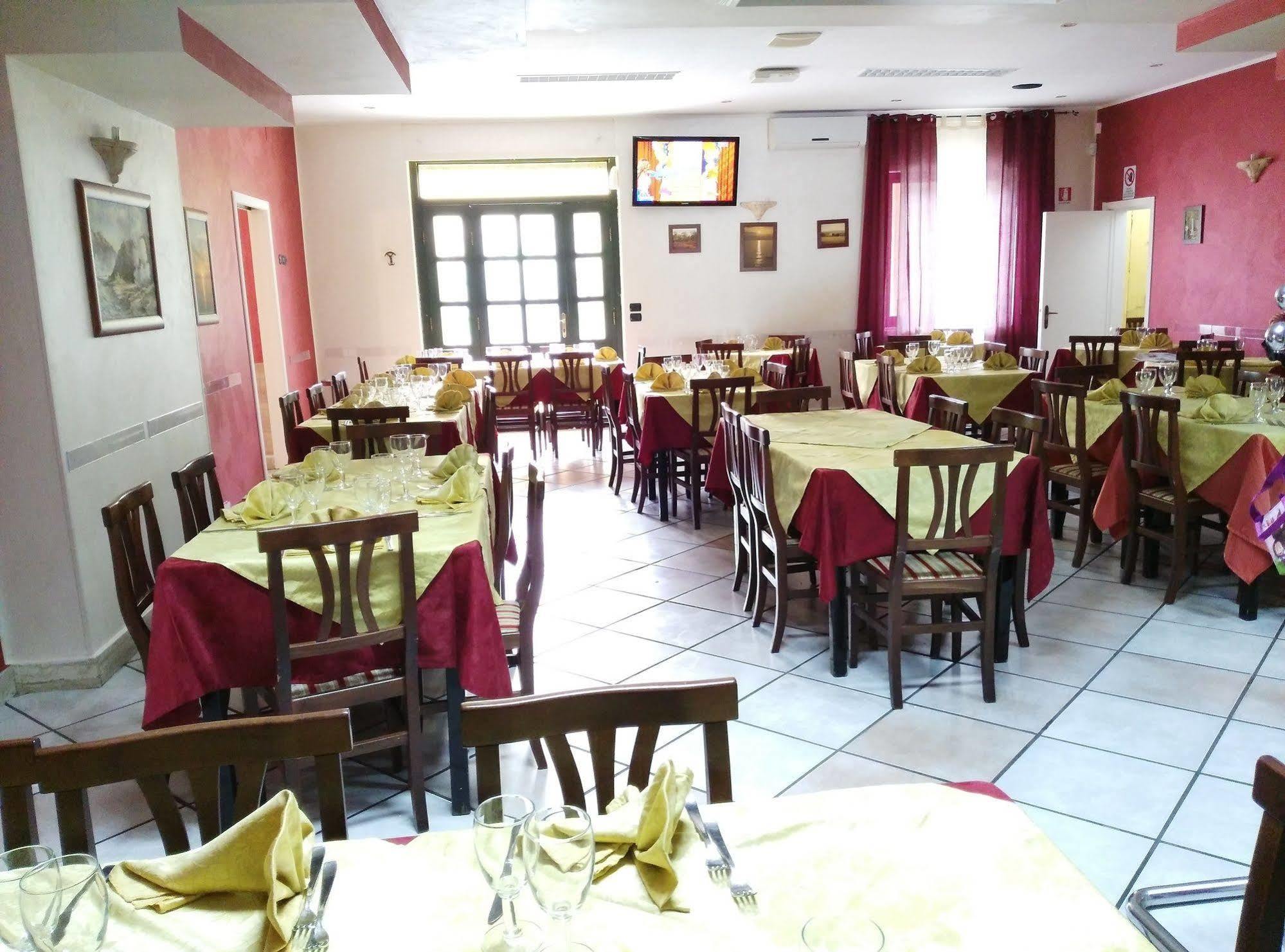 Hotel Ristorante La Mimosa Lamezia Terme Kültér fotó