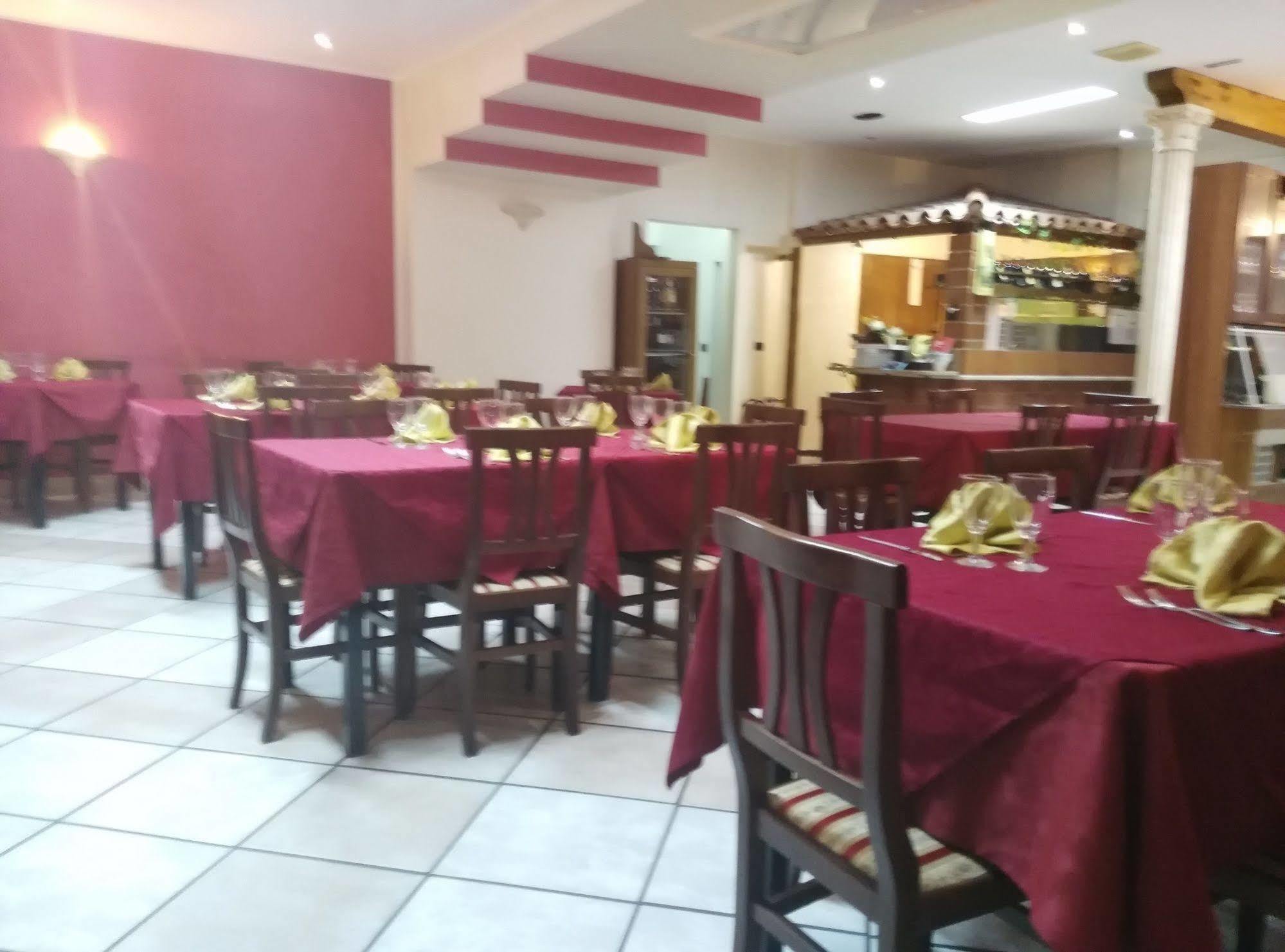 Hotel Ristorante La Mimosa Lamezia Terme Kültér fotó
